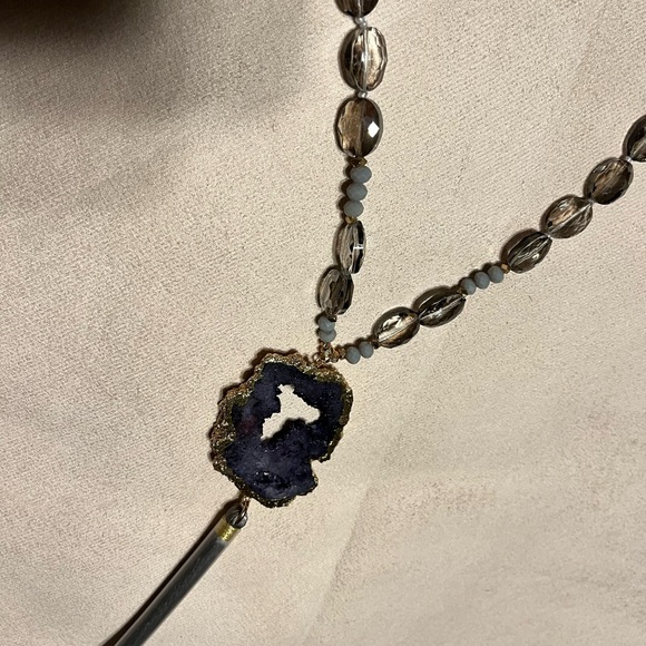 Kevia Vie Boheme Necklace Beads Pendant Statement Geode Tassel grey New - Picture 2 of 7